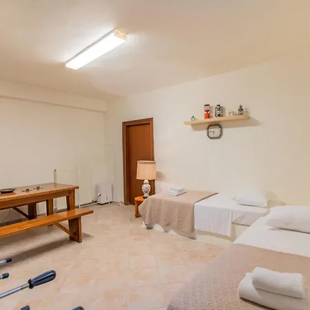 Emerald Grove By Halu! 2 Bedroom With Playroom